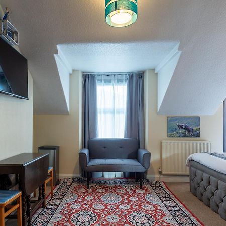 The Ambleside Apartments - Self Catering With Private Kitchen - Best For Location 외부 사진