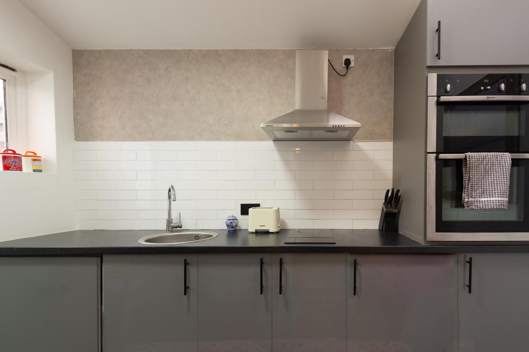 The Ambleside Apartments - Self Catering With Private Kitchen - Best For Location 외부 사진