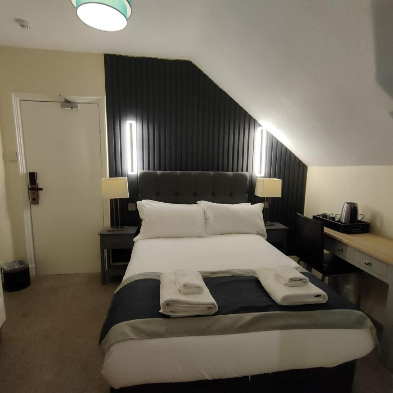 The Ambleside Apartments - Self Catering With Private Kitchen - Best For Location 외부 사진