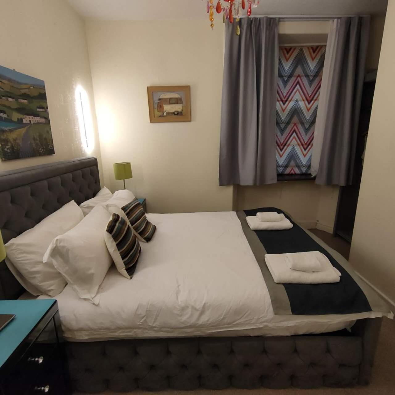 The Ambleside Apartments - Self Catering With Private Kitchen - Best For Location 외부 사진